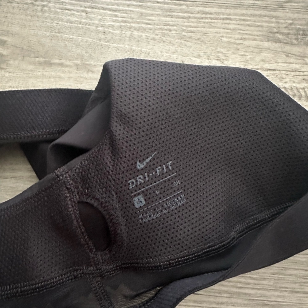 Nike Black Women's Sports Bra Sz S sports outdoor run workout - Picture 3 of 4